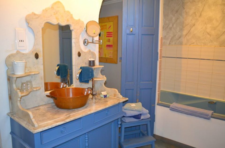 La salle de bain de la chambre bleue - Maison d'hôtes en Corse