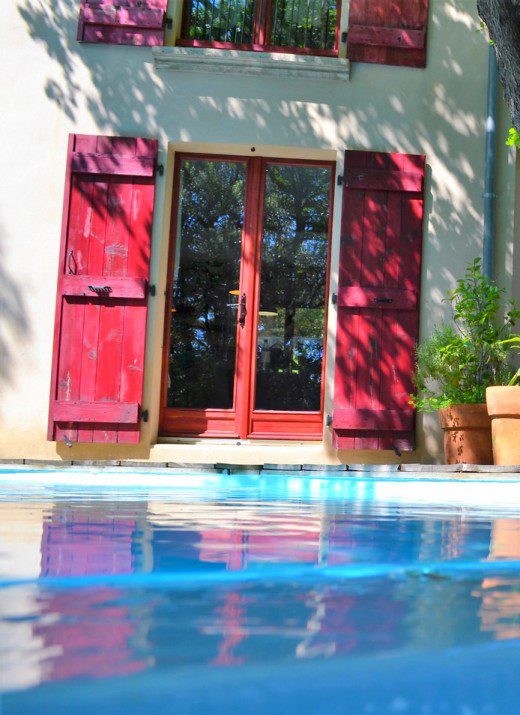 Piscine à débordement